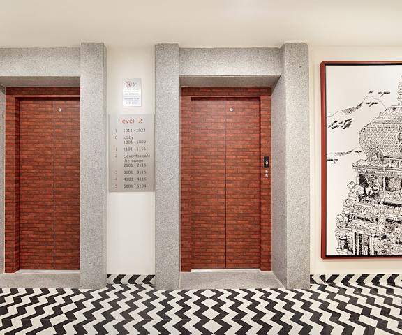 Red Fox Hotel Neelkanth Uttaranchal Lansdowne Interior Entrance