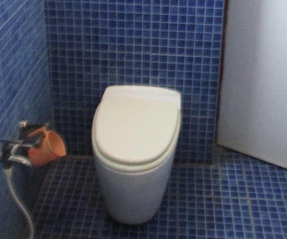 Khubsoorat Inn Andhra Pradesh Kakinada bathroom