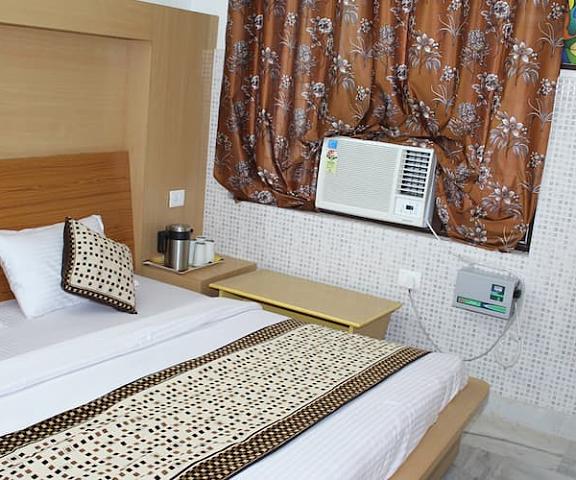 Hotel AAA Continental Jammu and Kashmir Katra Bedroom