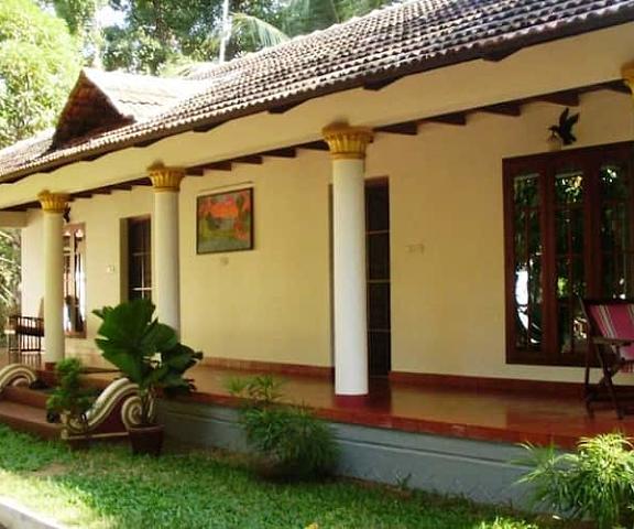 Riveside Heritage Cottage Kerala Kochi Overview