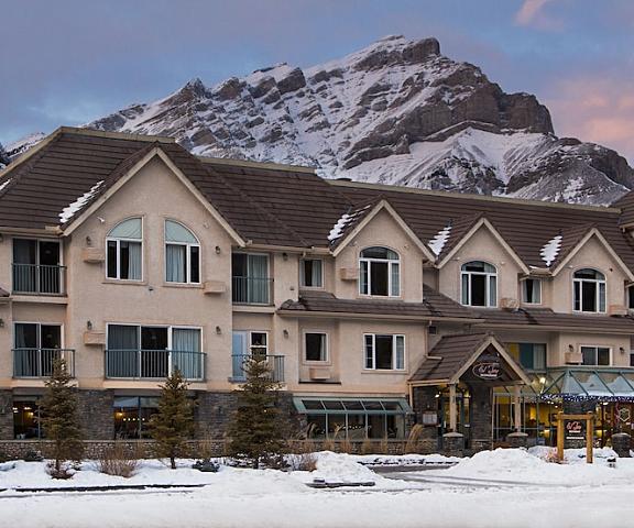 Irwin's Mountain Inn Alberta Banff Facade