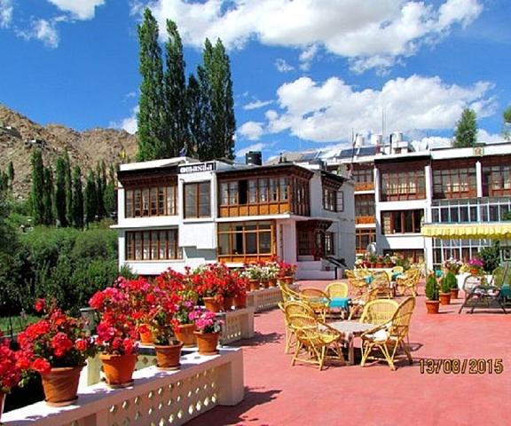 Hotel Omasila Jammu and Kashmir Ladakh Hotel Exterior