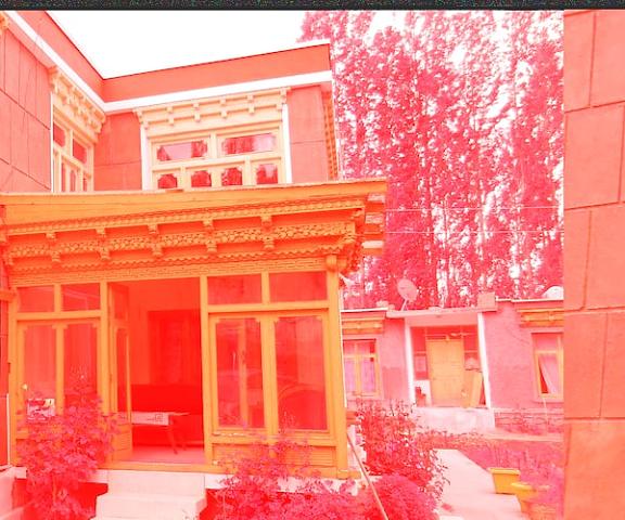 Sangto Green Guest House Jammu and Kashmir Leh entrance