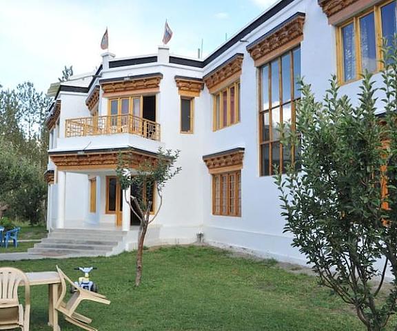 Hotel Snow Leopard Jammu and Kashmir Leh Outside View