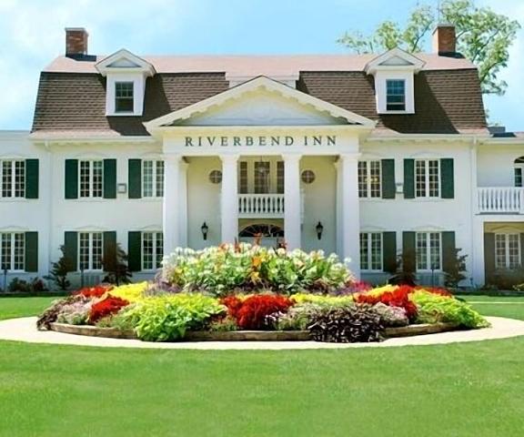 Riverbend Inn and Vineyard Ontario Niagara-on-the-Lake Entrance