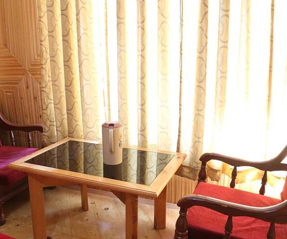 Hotel Sagu Valley Himachal Pradesh Manali Sitting Area