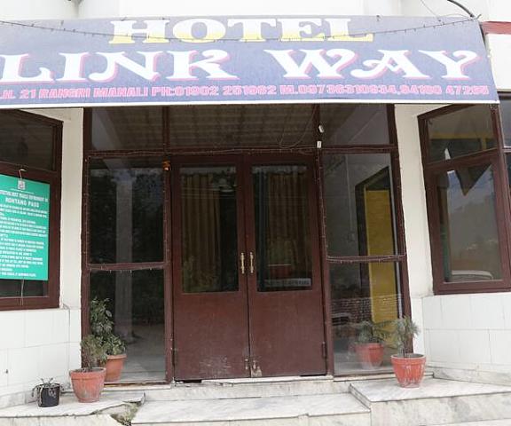 Hotel Link Way Himachal Pradesh Manali Entrance