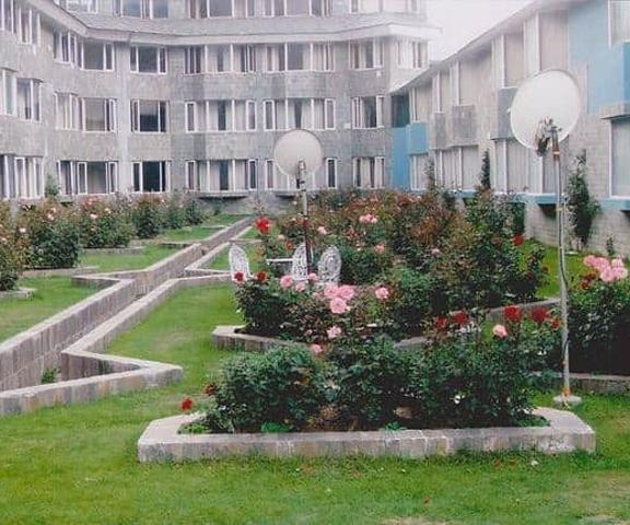 WoodStock Hotel Jammu and Kashmir Pahalgam garden