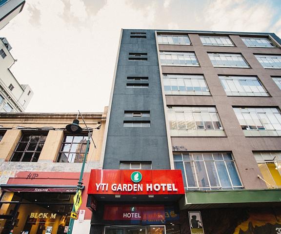 YTI Garden Hotel Victoria Melbourne Entrance