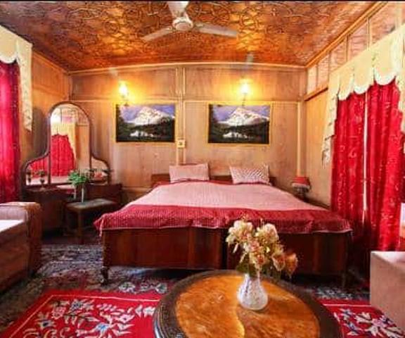 Taj Palace Houseboat Jammu and Kashmir Srinagar Super Deluxe Room