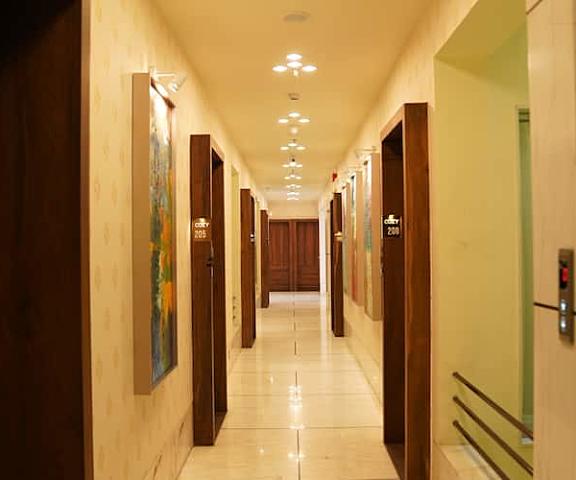 De Glance Hotel Gujarat Surat Lobby