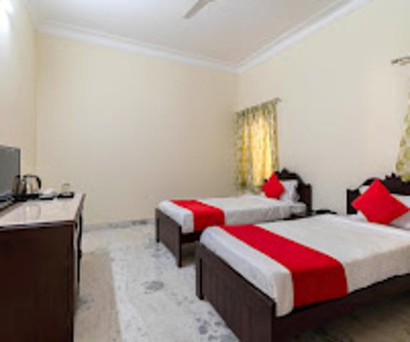 Chandra Vilas Hertiage Homestay Rajasthan Udaipur Deluxe AC Room