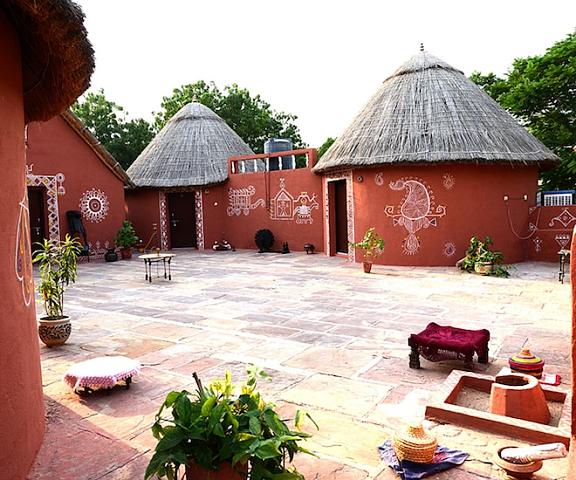 Shivika Lake Hotel Rajasthan Ranakpur Outdoors