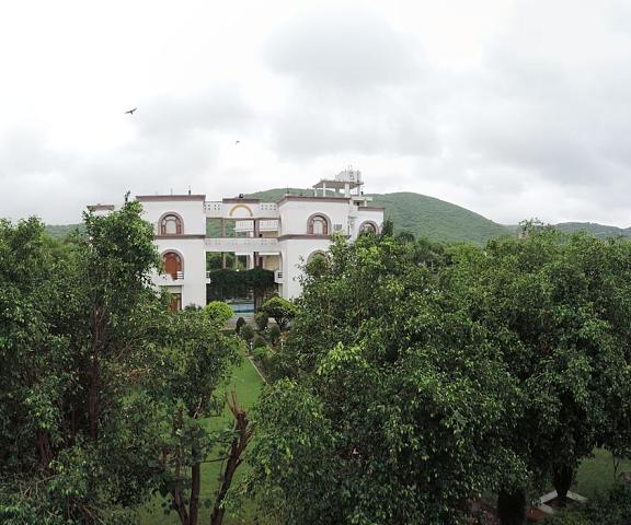 Hotel Sancutury Rajasthan Ranthambore Hotel Exterior