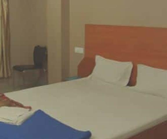 Hotel Rayyan Karnataka Hampi Bedroom