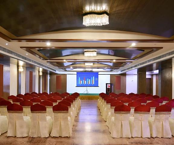 Keshav Clarks Inn Karnataka Gadag conference hall