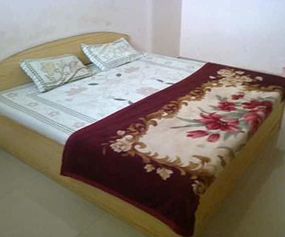 Hotel Arawali Palace and Marriage Garden Rajasthan Dausa bedroom