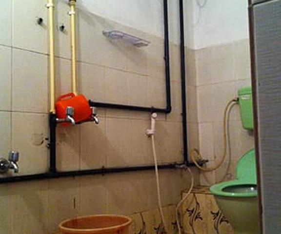 Hotel Anantham lodge Tamil Nadu Erode Bathroom