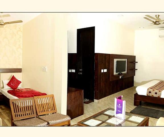 The Elegance Hotel Haryana Hissar Suite Room