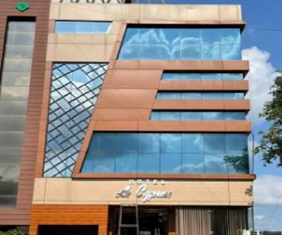 HOTEL LE CYPRESS Uttar Pradesh Bareilly Hotel Exterior