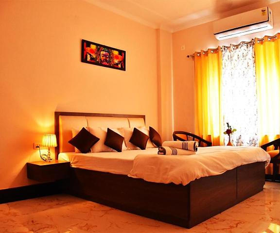 Hotel Yellow Leaf - A Rooftop Restaurant Property Uttaranchal Rishikesh Studio Apartment