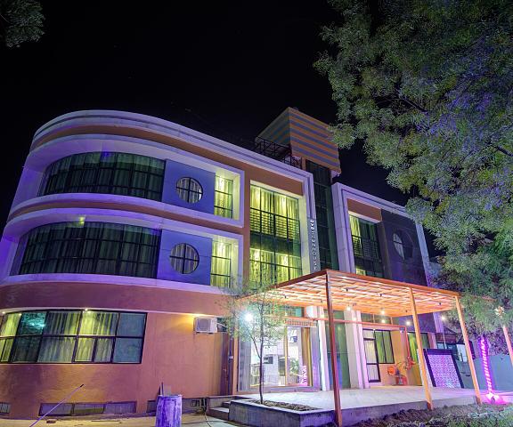 Collection O 88939 Siddharth Corporate Gujarat Gandhinagar Hotel Exterior