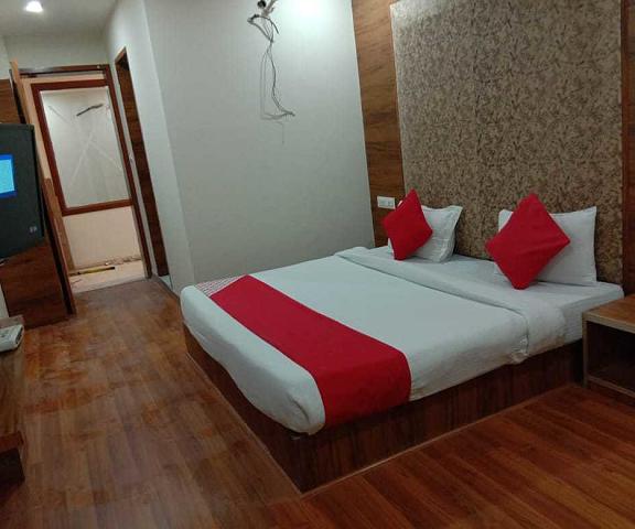 OYO Hotel Black Diamond 2 Punjab Zirakpur Room