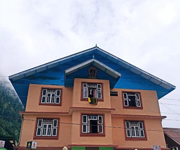 Rufina Norling Zimkhang Sikkim Lachung Hotel Exterior