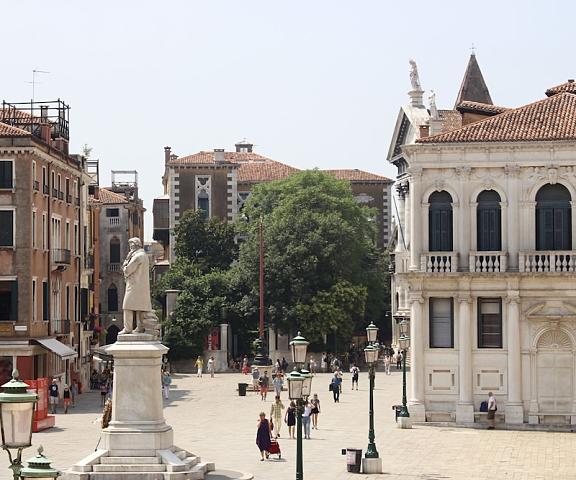 Ca' Morosini Veneto Venice Exterior Detail