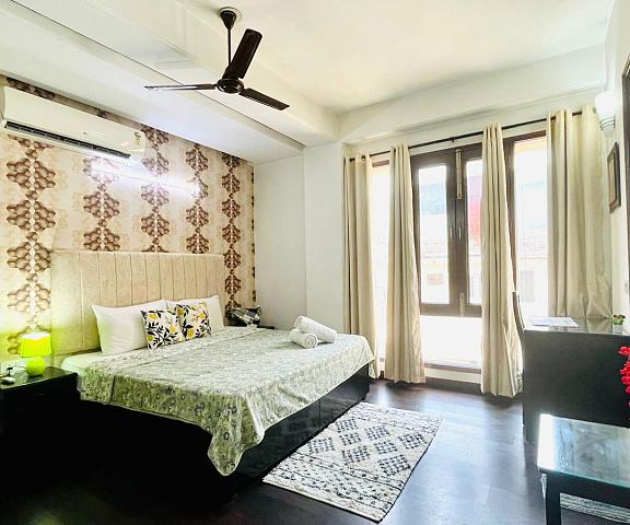 BluO Classic Studio - Green Park Hauz Khas Village Delhi New Delhi bedroom