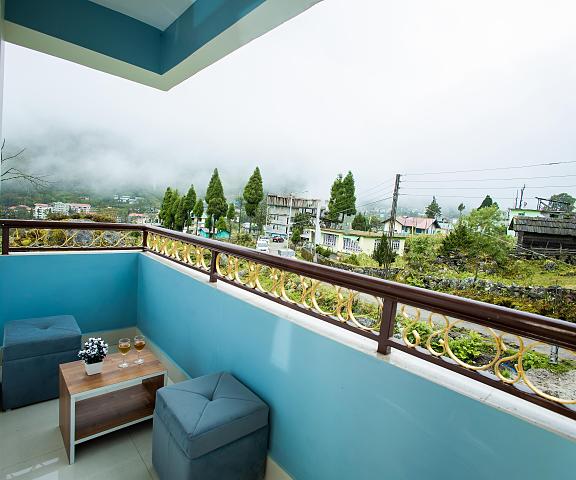 Divine's The Elite Zong Sikkim Lachung Hotel View