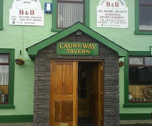 Causeway Tavern B&B Northern Ireland Bushmills Exterior Detail