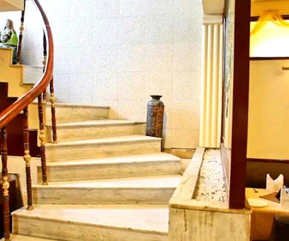 Hotel Atithi Uttaranchal Dehradun Staircase