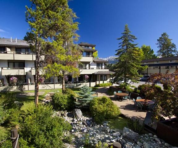 Jasper Inn & Suites by INNhotels Alberta Jasper Garden