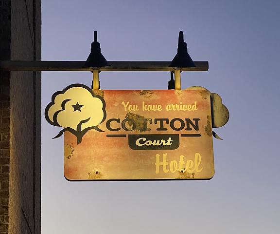 Cotton Court Hotel Texas Lubbock Exterior Detail