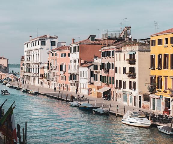 Cà Bonfadini Historic Experience Veneto Venice Exterior Detail