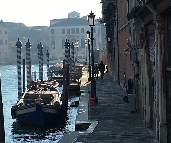 Cà Bonfadini Historic Experience Veneto Venice Exterior Detail