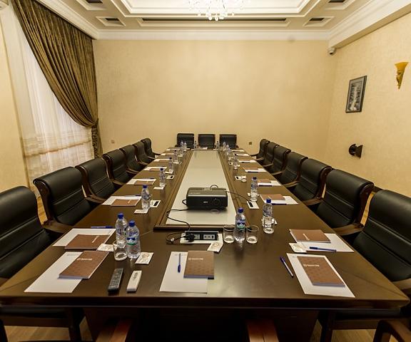 Daniel Hill null Tashkent Meeting Room