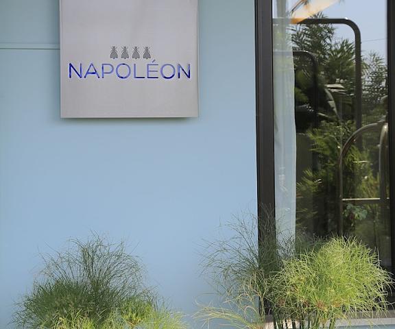 Hotel Napoleon Provence - Alpes - Cote d'Azur Menton Exterior Detail
