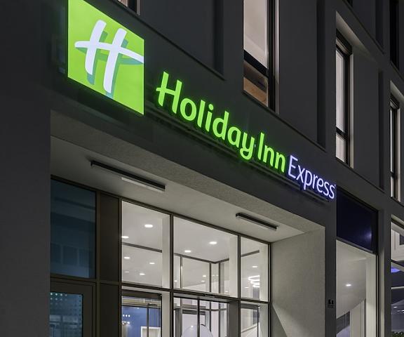 Holiday Inn Express Regensburg, an IHG Hotel Bavaria Regensburg Exterior Detail