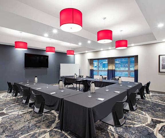 Microtel Inn and Suites by Wyndham Mont Tremblant Quebec Mont-Tremblant Meeting Room