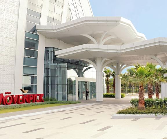 Mövenpick Hotel & Convention Centre KLIA Selangor Sepang Entrance