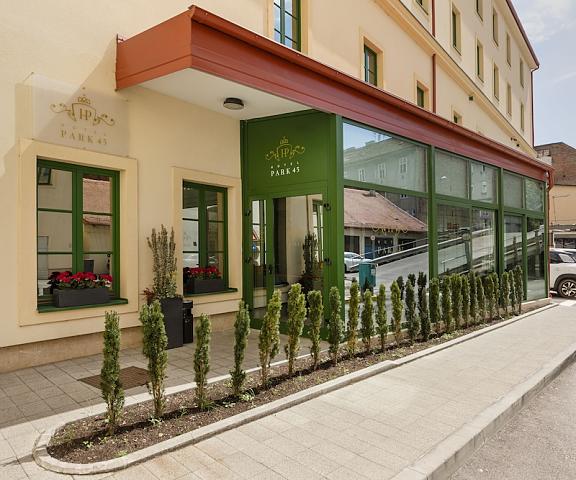Hotel Park 45 null Zagreb Entrance
