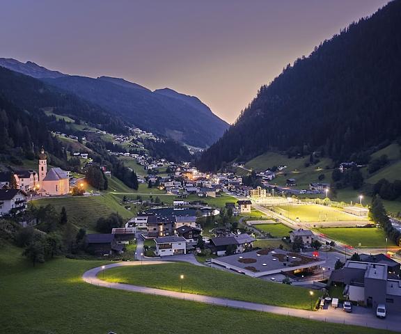 Active Nature Resort DAS SeeMOUNT Tirol See Exterior Detail
