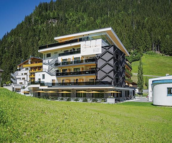 Active Nature Resort DAS SeeMOUNT Tirol See Facade