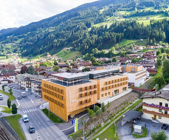 Explorer Hotel Zillertal Tirol Kaltenbach Facade