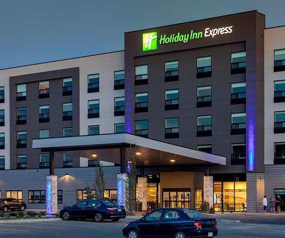Holiday Inn Express Lethbridge Southeast, an IHG Hotel Alberta Lethbridge Exterior Detail