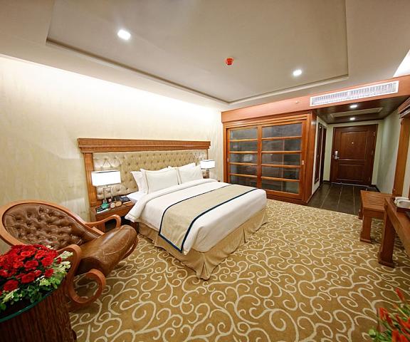 Royal Swiss Lahore null Lahore Room