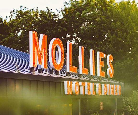 Mollie's Motel and Diner England Faringdon Exterior Detail