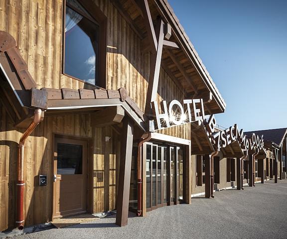 Hotel Base Camp Lodge - Bourg Saint Maurice Auvergne-Rhone-Alpes Bourg-Saint-Maurice Facade